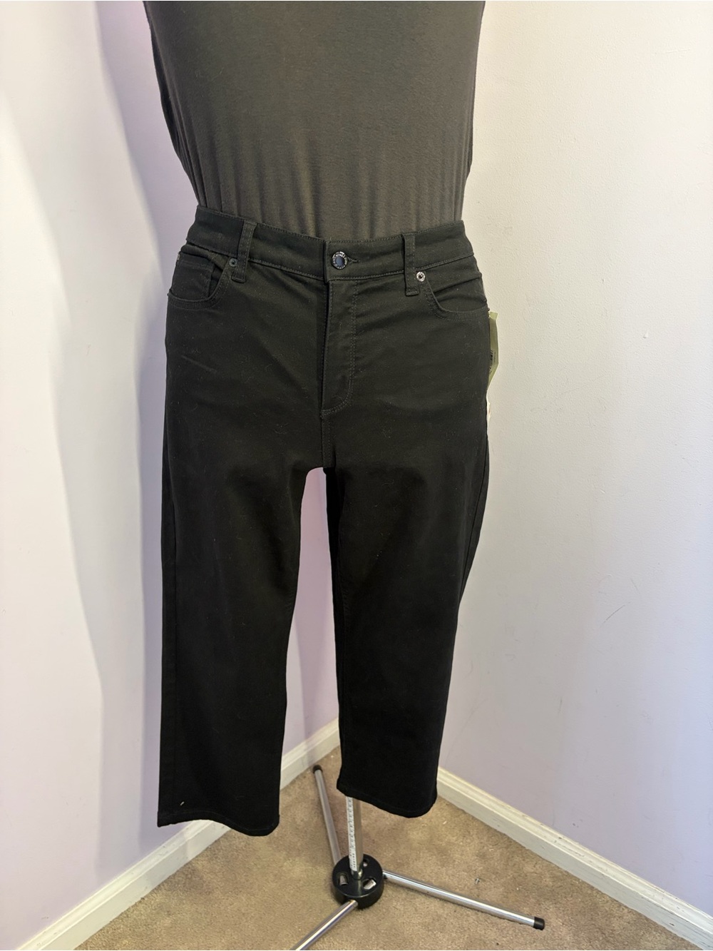 Jones New York Jeans SOHO Capri, NWT, size 12